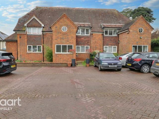 Flat for sale in King's Walden, Hertfordshire