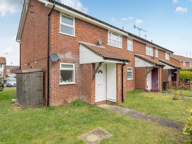 Flat for sale in Woodley