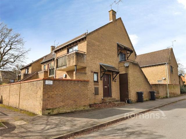 Flat for sale in Earley