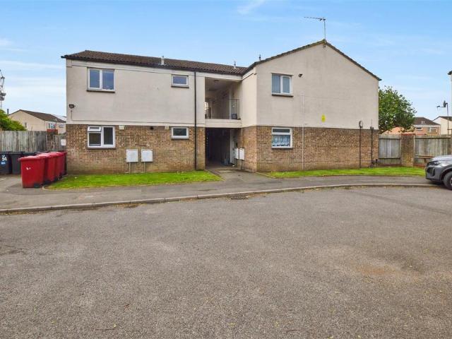 Flat for sale in Slough