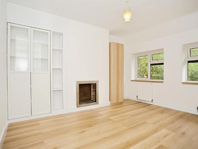 Flat for sale in Arbury, Cambridgeshire