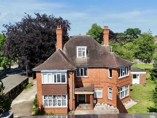 Flat for sale in Phippsville, Northampton