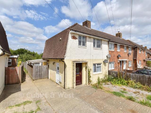 Flat for sale in Andrew's Hill, Horsham