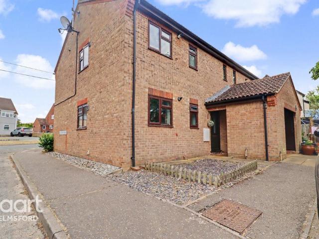 Flat for sale in Broomfield, Chelmsford
