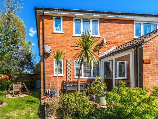 Flat for sale in Chawton, Bolton Low Houses