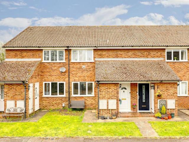 Flat for sale in Kings Hill, Colliers End