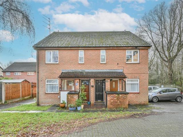 Flat for sale in Hutton Mount, Navestock Side