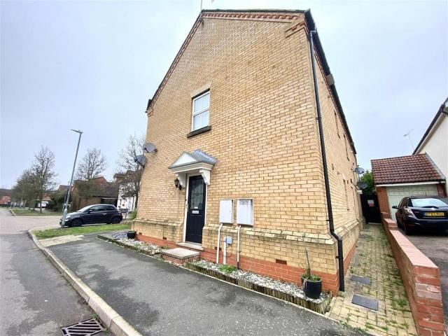 Flat for sale in Epping, Essex