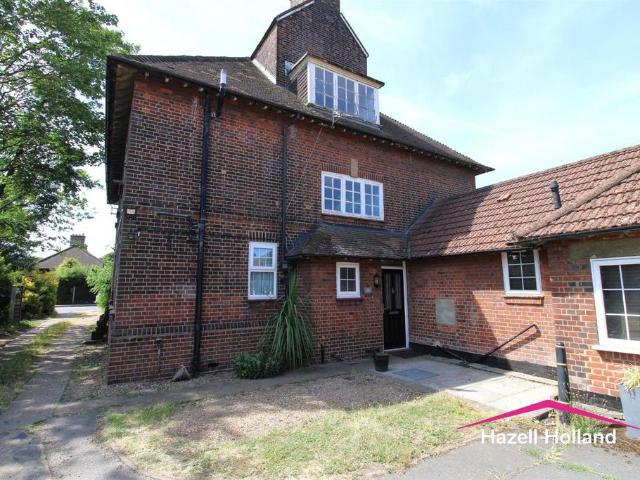 Flat for sale in Northumberland Heath, Greater London