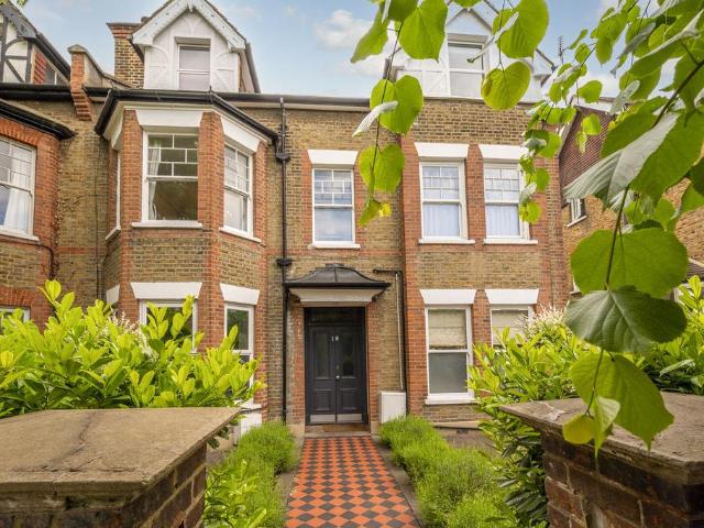 Flat for sale in London Borough of Merton, Merton Park