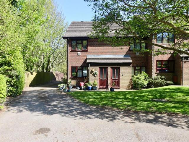 Flat for sale in Bluebell Hill, Bourne Vale