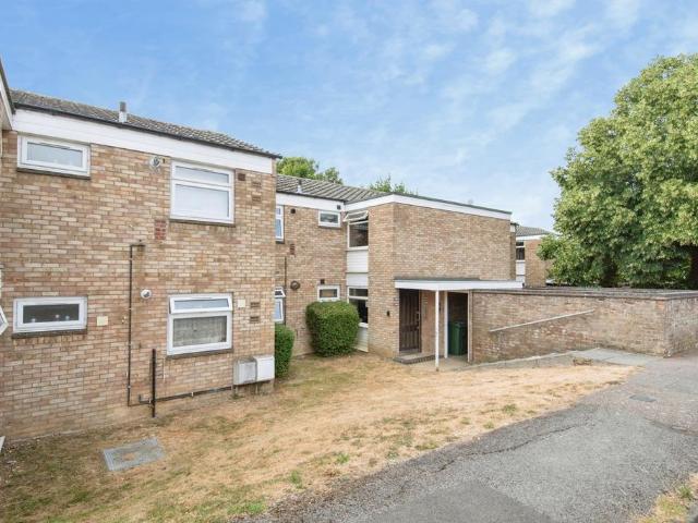 Flat for sale in King's Walden, Hertfordshire