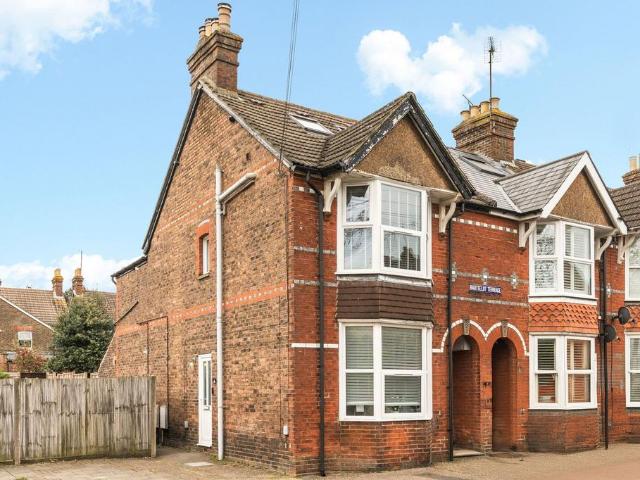 Flat for sale in New Town, Horsham