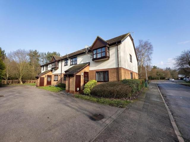 Flat for sale in Westone, Northampton