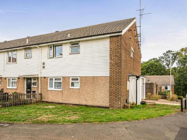 Flat for sale in Oakmount, Eastleigh