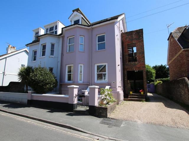 Flat for sale in New Town, Horsham
