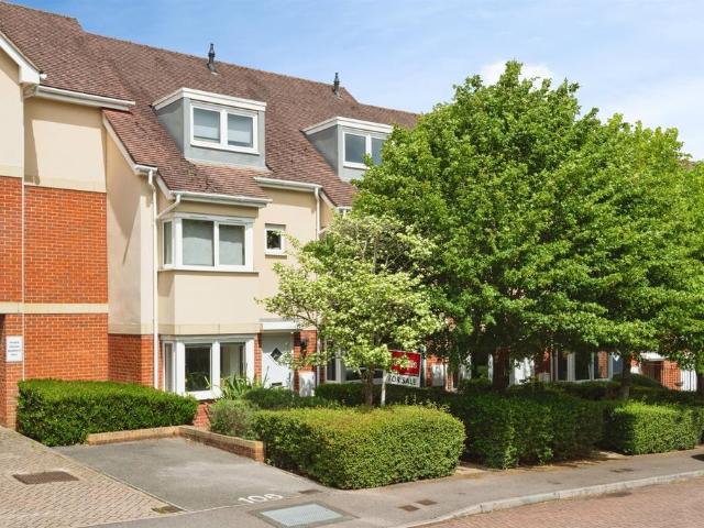 Flat for sale in Ferndale, Sandown Park