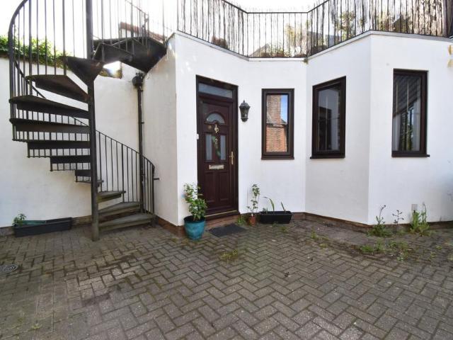Flat for sale in Bridgefield, Kent