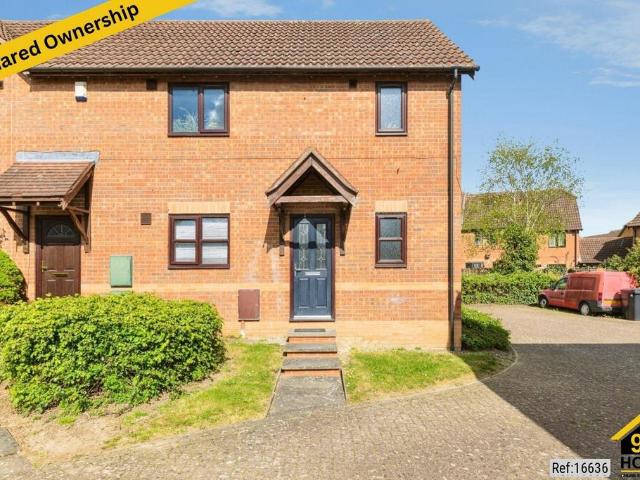 Flat for sale in Fenny Stratford, Milton Keynes