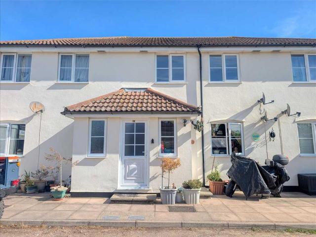 Flat for sale in Brightlingsea, Dale Hill