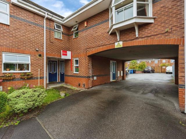 Flat for sale in Sale Moor, Trafford Park