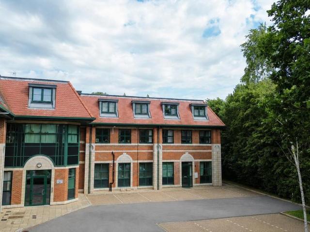 Flat for sale in Fleet, Hart