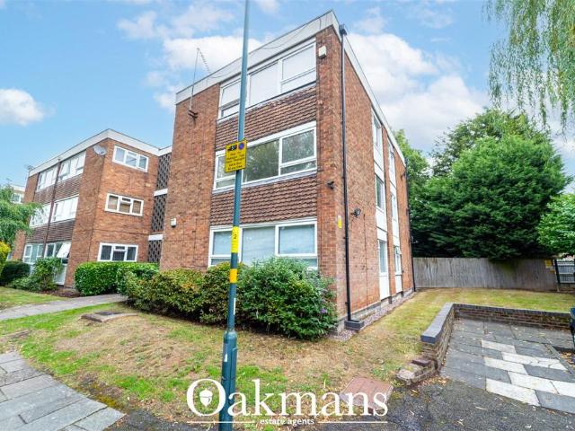 Flat for sale in Kings Norton, West Midlands