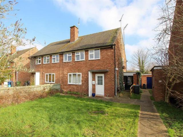 Flat for sale in Arbury, Cambridgeshire