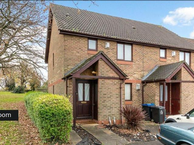 Flat for sale in London Borough of Croydon, Greater London