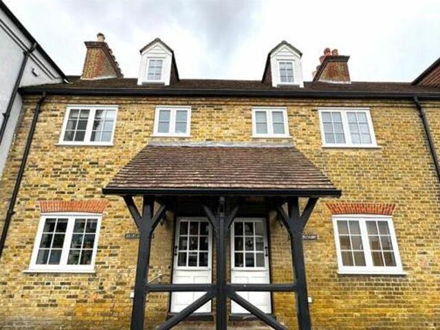 House for sale in Heol-las, Surrey