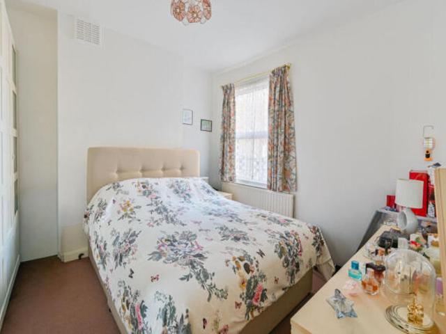 Maisonette for sale in London Borough of Merton, Mitcham