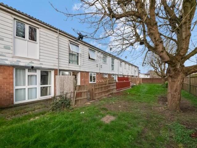 Maisonette for sale in Hayes, Greater London