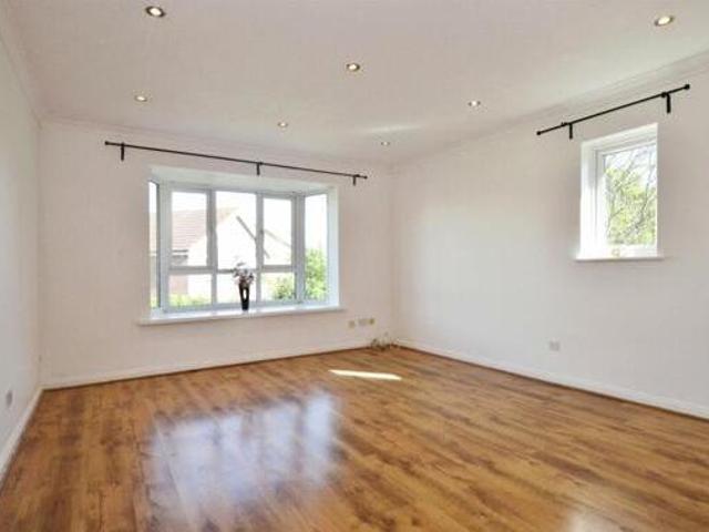 House for sale in Bowers Gifford, Essex