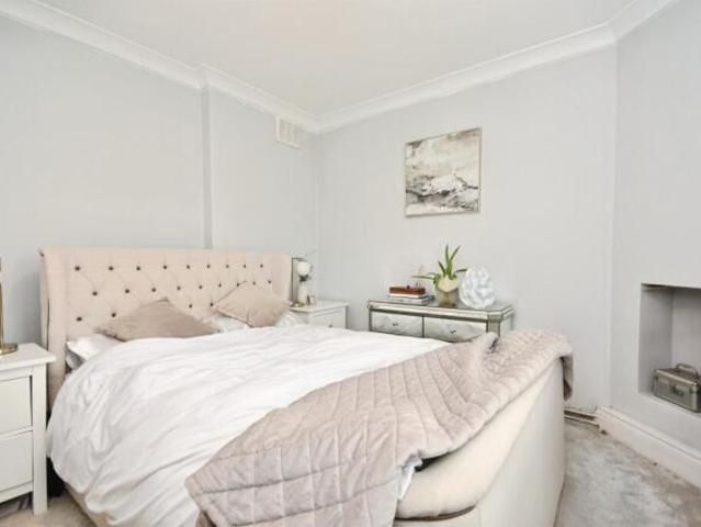 Maisonette for sale in Hutton Mount, Navestock Side