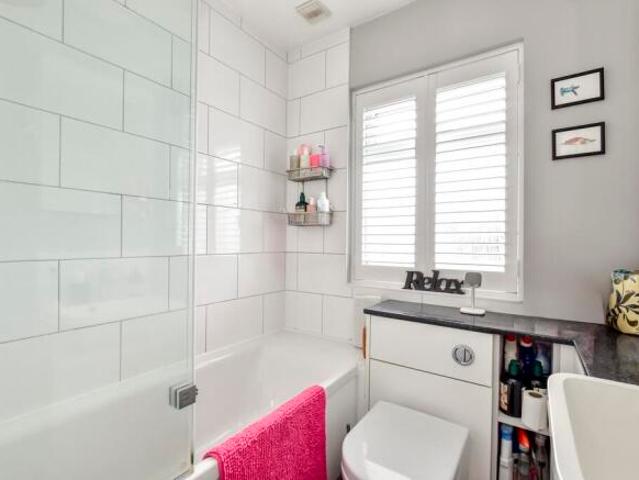 Maisonette for sale in North Watford