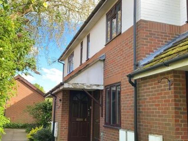 House for sale in Chessington