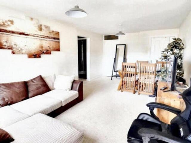 Maisonette for sale in Spring Park, Luton