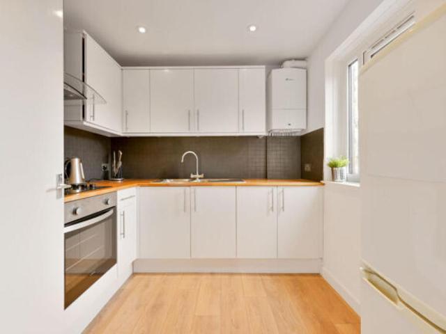 Maisonette for sale in London Borough of Ealing, Hanwell