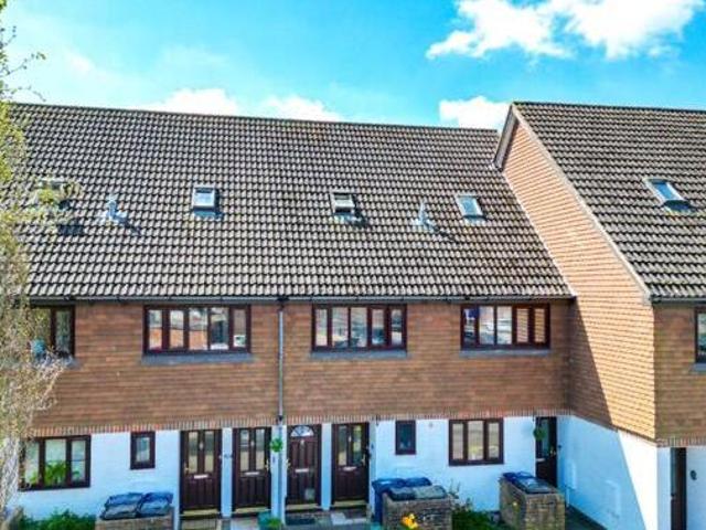 House for sale in Fole, Surrey