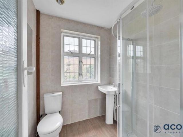 Maisonette for sale in Colindale, Greater London