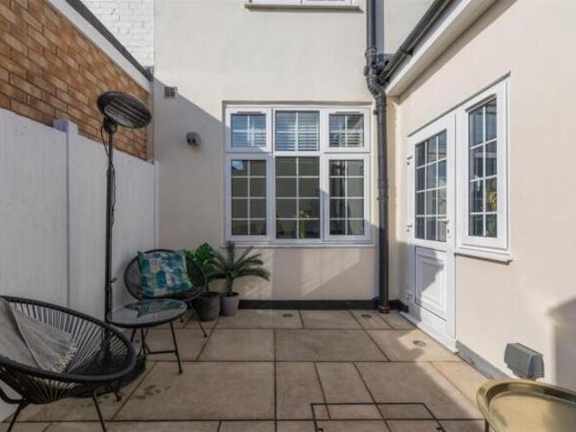 Maisonette for sale in South Chingford, Highams Park