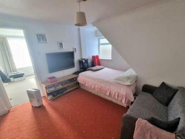 House for sale in London Borough of Hounslow, Feltham