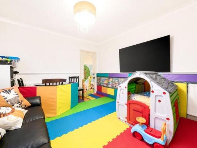 Maisonette for sale in Westborough, Guildford