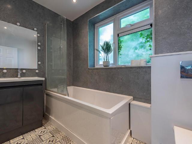 Maisonette for sale in St Albans, Five Acres