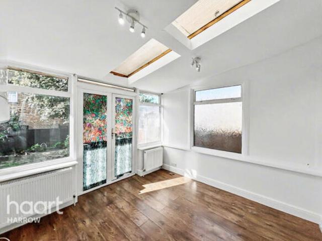 Maisonette for sale in Wealdstone, Greater London