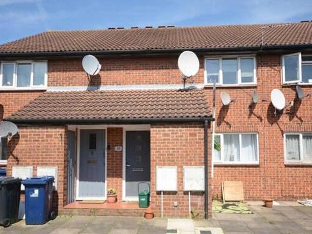 House for sale in London Borough of Ealing, Greenford