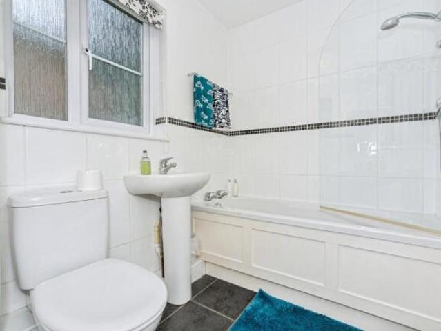 Maisonette for sale in Monks Orchard, Kent