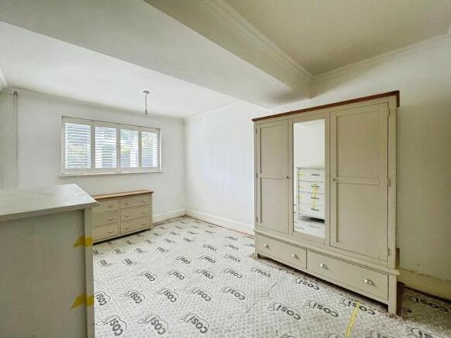 Maisonette for sale in North Watford, Hertfordshire