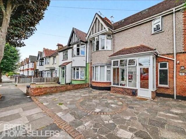 Maisonette for sale in Alton Barnes
