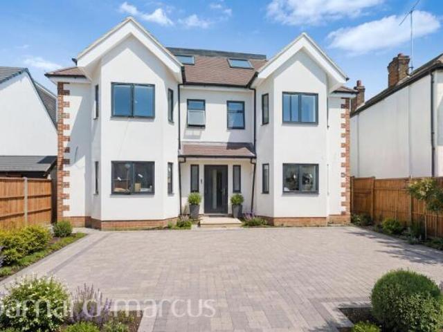 Maisonette for sale in Epsom, Surrey